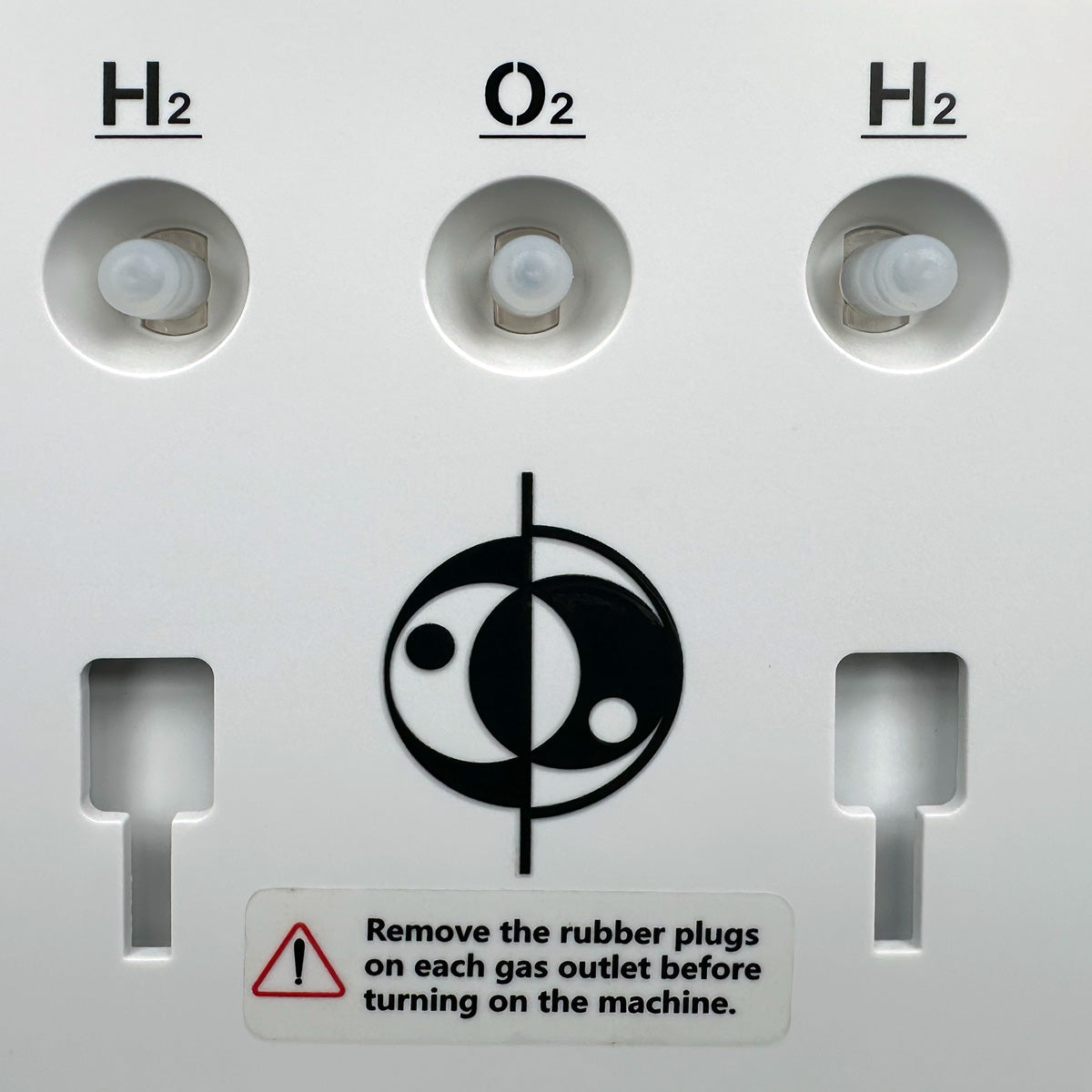 H2 and O2 gas outlets of the Phipower hydrogen generator